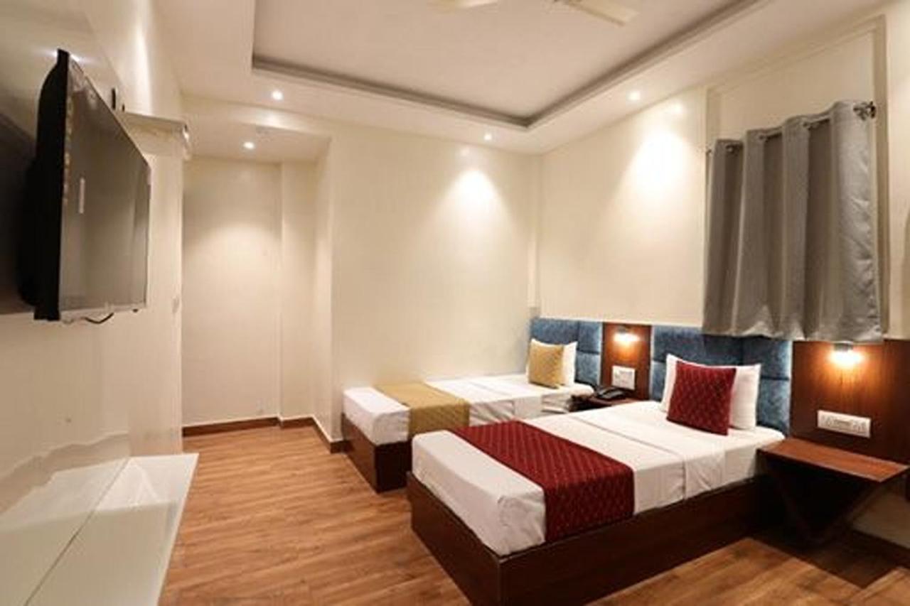 Amrit Hotel New Delhi Exterior photo