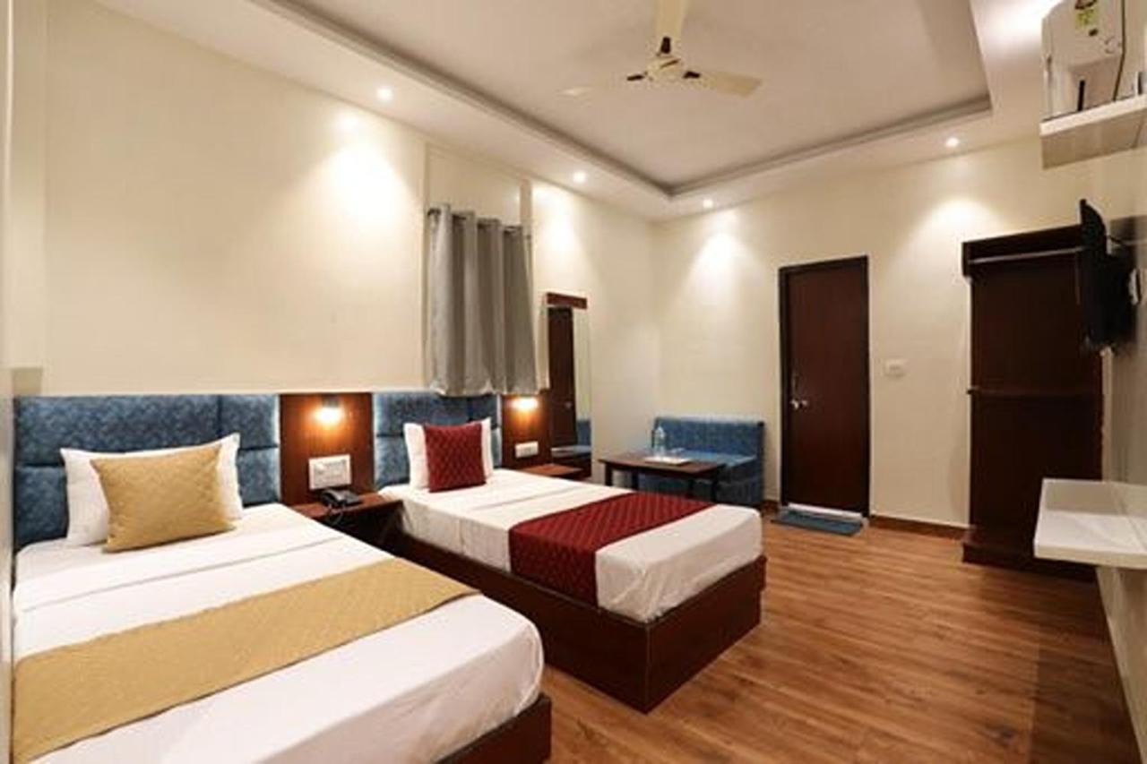 Amrit Hotel New Delhi Exterior photo