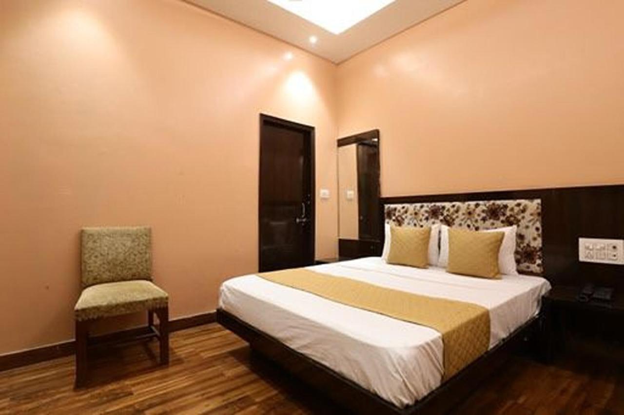 Amrit Hotel New Delhi Exterior photo